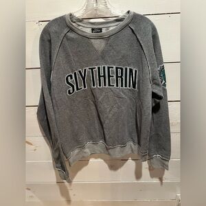 Universal Studios Harry Potter Gray Slytherin Sweatshirt, medium, EUC, green